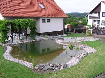 zahradní jezírko na koupání, zahradní jezírka na koupání, zahradní koupací jezírka, koupací jezero, zahradní jezírko, jezírko ke koupání, přírodní koupání