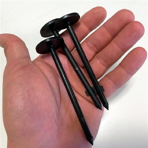 Balení 100 ks kotvících kolíků 105 x 30 mm pro zahradní textilie a krtkopletiva