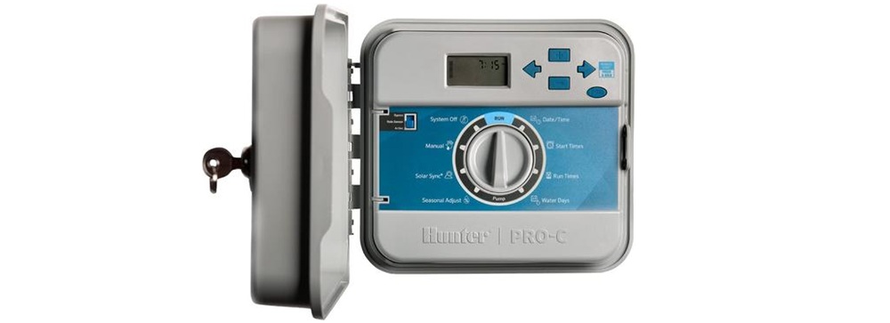 Programovatelný ovladač Hunter PRO-C pro automatické zavlažování – spolehlivý a rozšiřitelný řídicí panel pro domácí i komerční závlahové systémy.