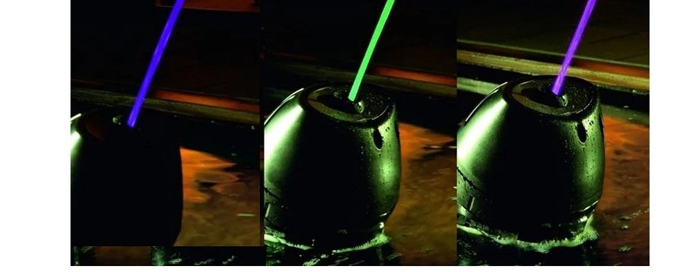 Barevné světelné vodní paprsky fontány Oase JumpingJet Rainbow Star Set s LED osvětlením pro působivý noční efekt v jezírku